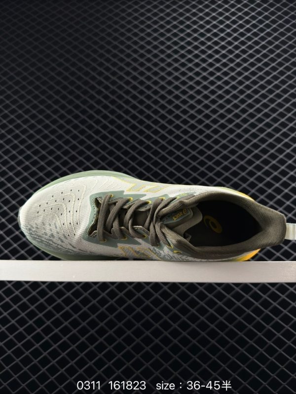 XZ664 Asics Novavlast 4 - Image 3