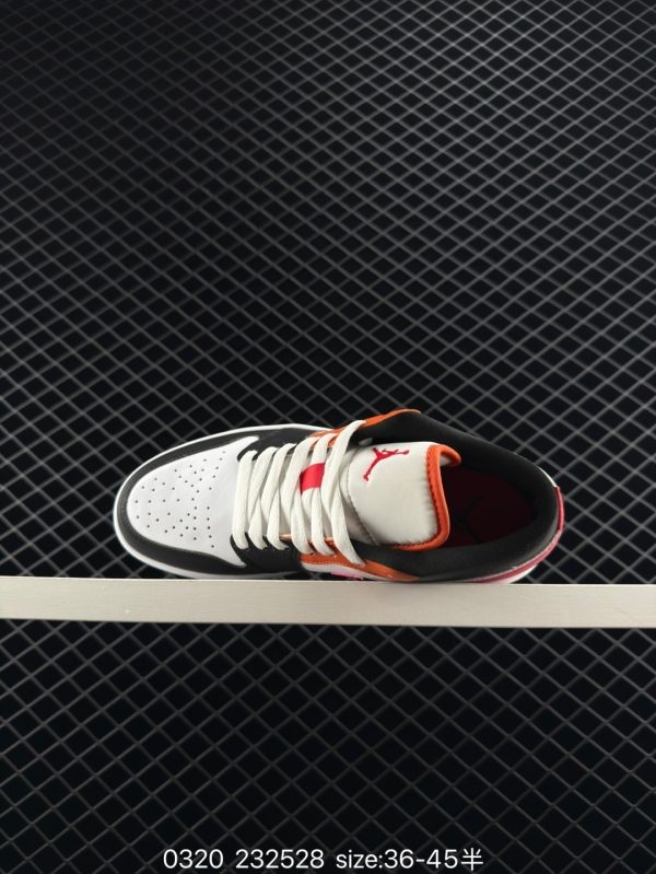 XZ786 Nike Air Jordan l Low - Image 3