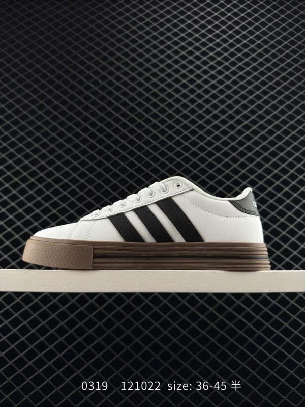 XZ772 Adidas DAILY 4.0 - Image 5