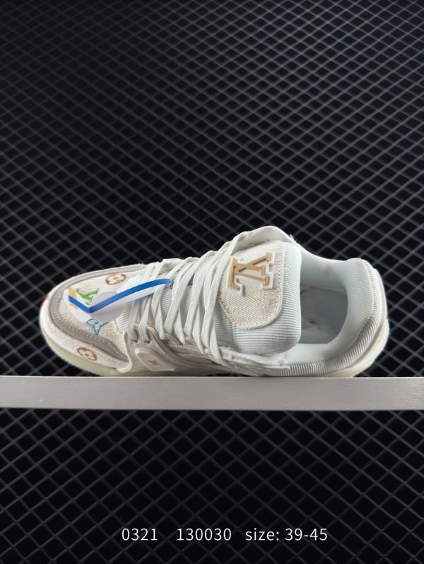 XZ829 Louis Vuitton Trainer Sneaker Low - Image 4