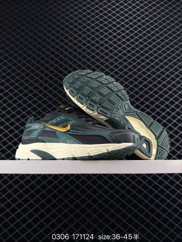 XZ825 Nike Initiator - Image 4