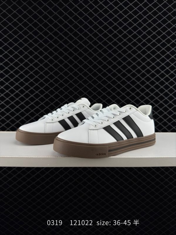 XZ772 Adidas DAILY 4.0 - Image 6