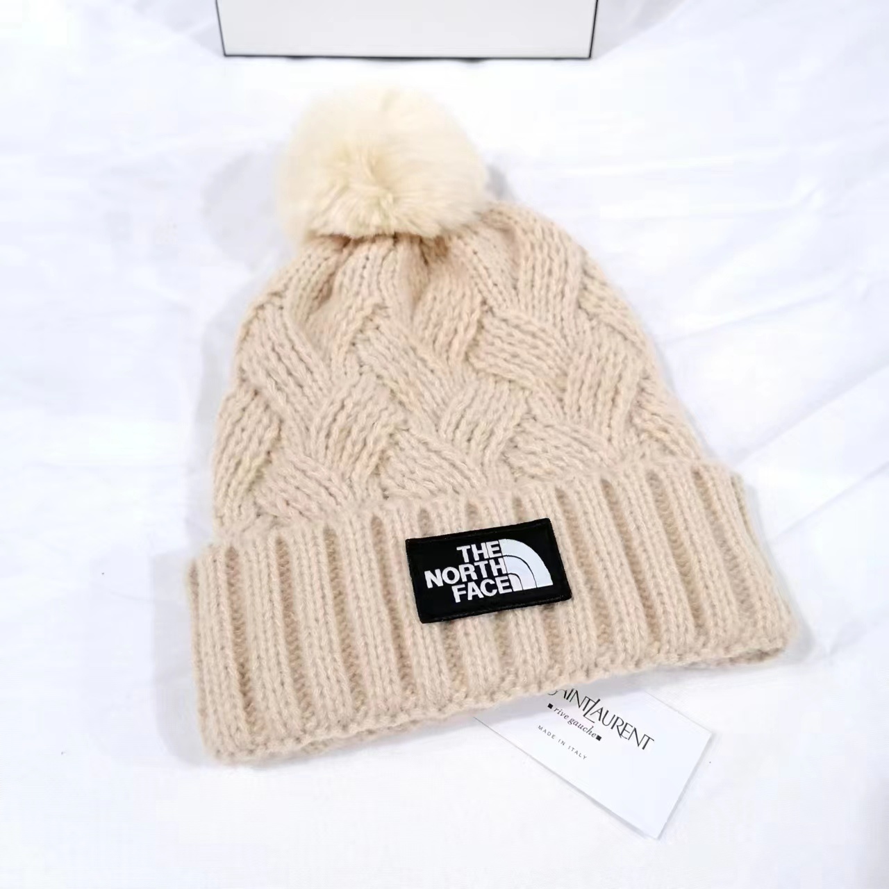 The North Face chunky knit hat - Image 6
