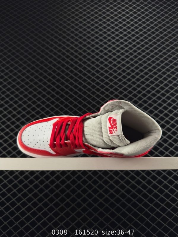 XZ674 NIKE Air Jordan 1 Retro High OG "Black Toe" - Image 3