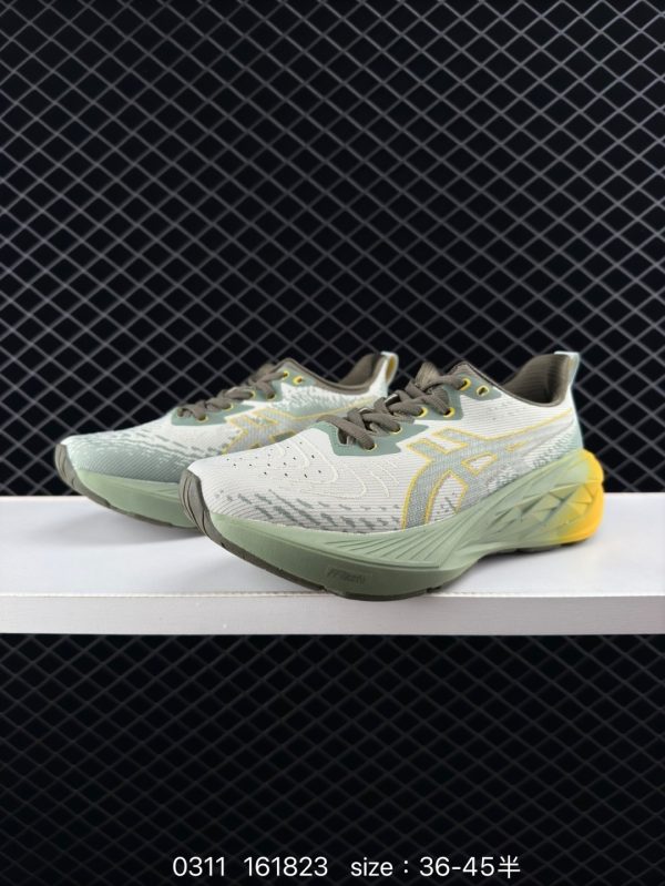XZ664 Asics Novavlast 4 - Image 5