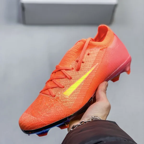 v16 With shoe box1 - Image 6