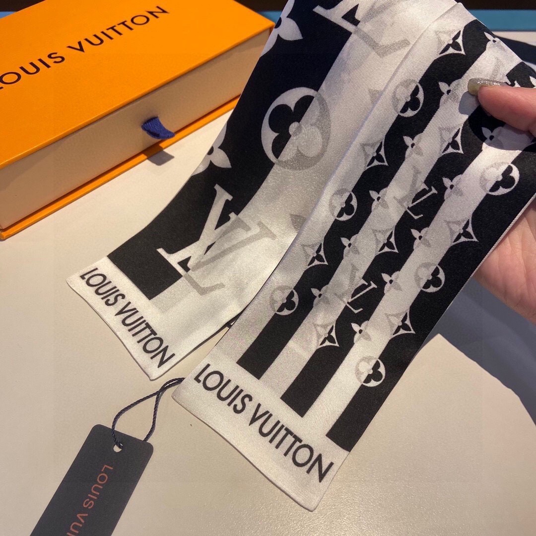 LV 3-color fashionable versatile scarf - Image 9