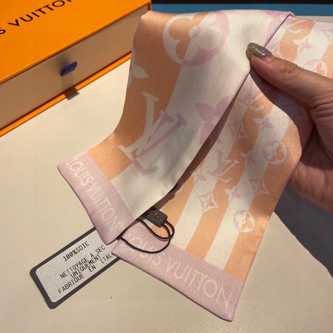 LV 3-color fashionable versatile scarf - Image 8