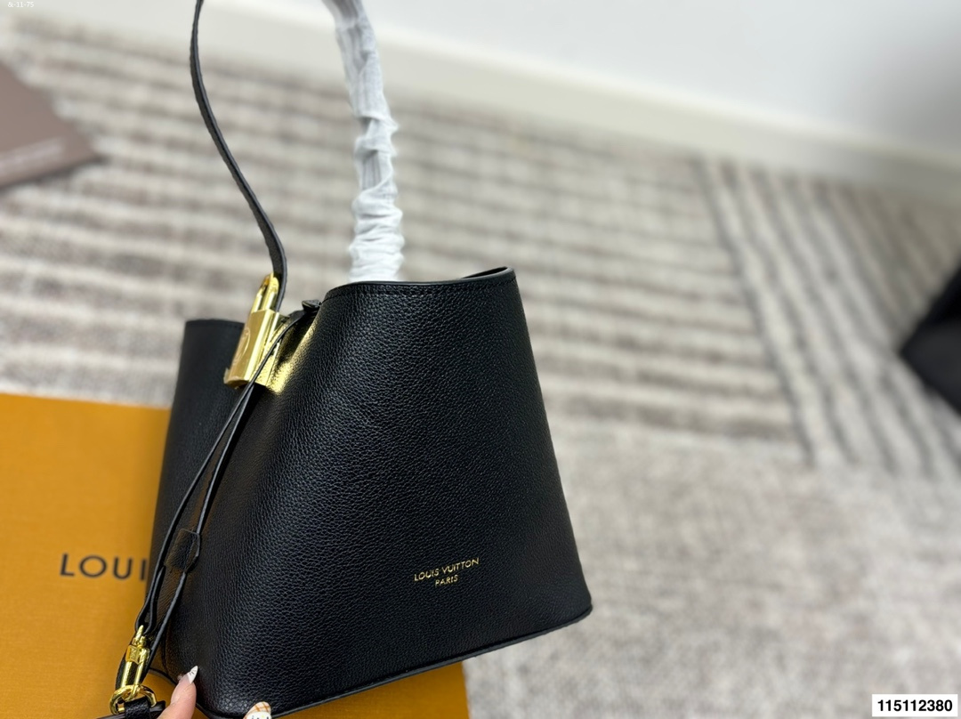 LV 2 colors, portable bucket bag, lock bag material: top layer leather - Image 6