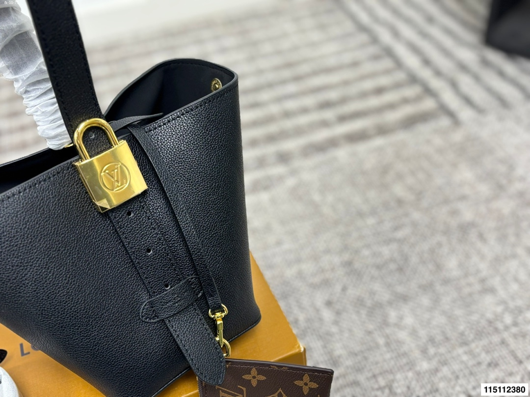 LV 2 colors, portable bucket bag, lock bag material: top layer leather - Image 5