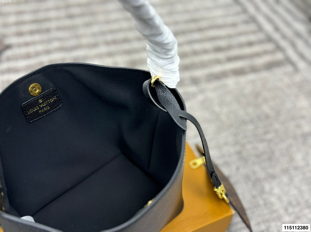 LV 2 colors, portable bucket bag, lock bag material: top layer leather - Image 2