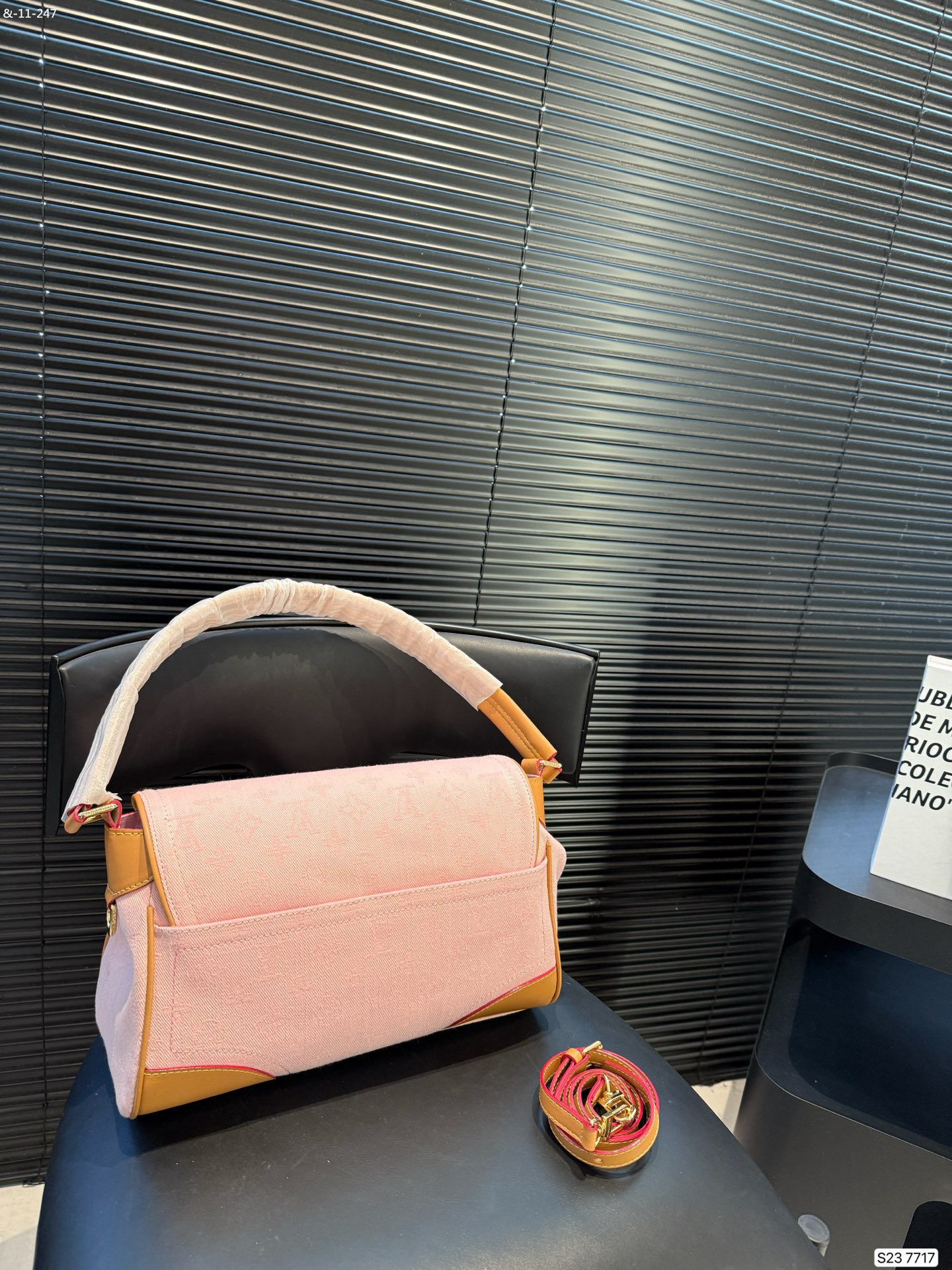 Louis Vuitton women's denim shoulder and armpit handbag - Image 6