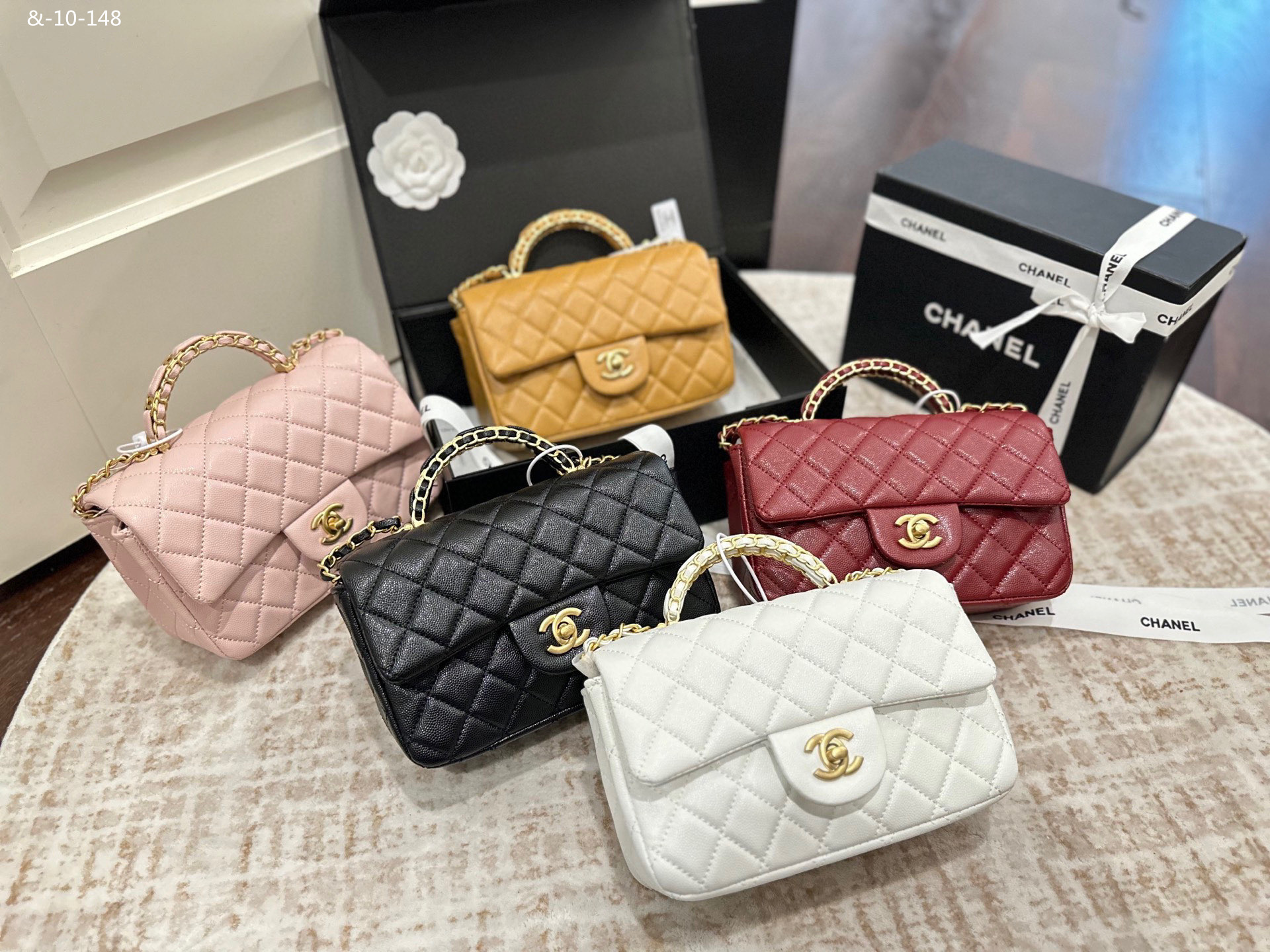 CHANEL caviar single shoulder crossbody handle chain bag, hand-held square fat bag