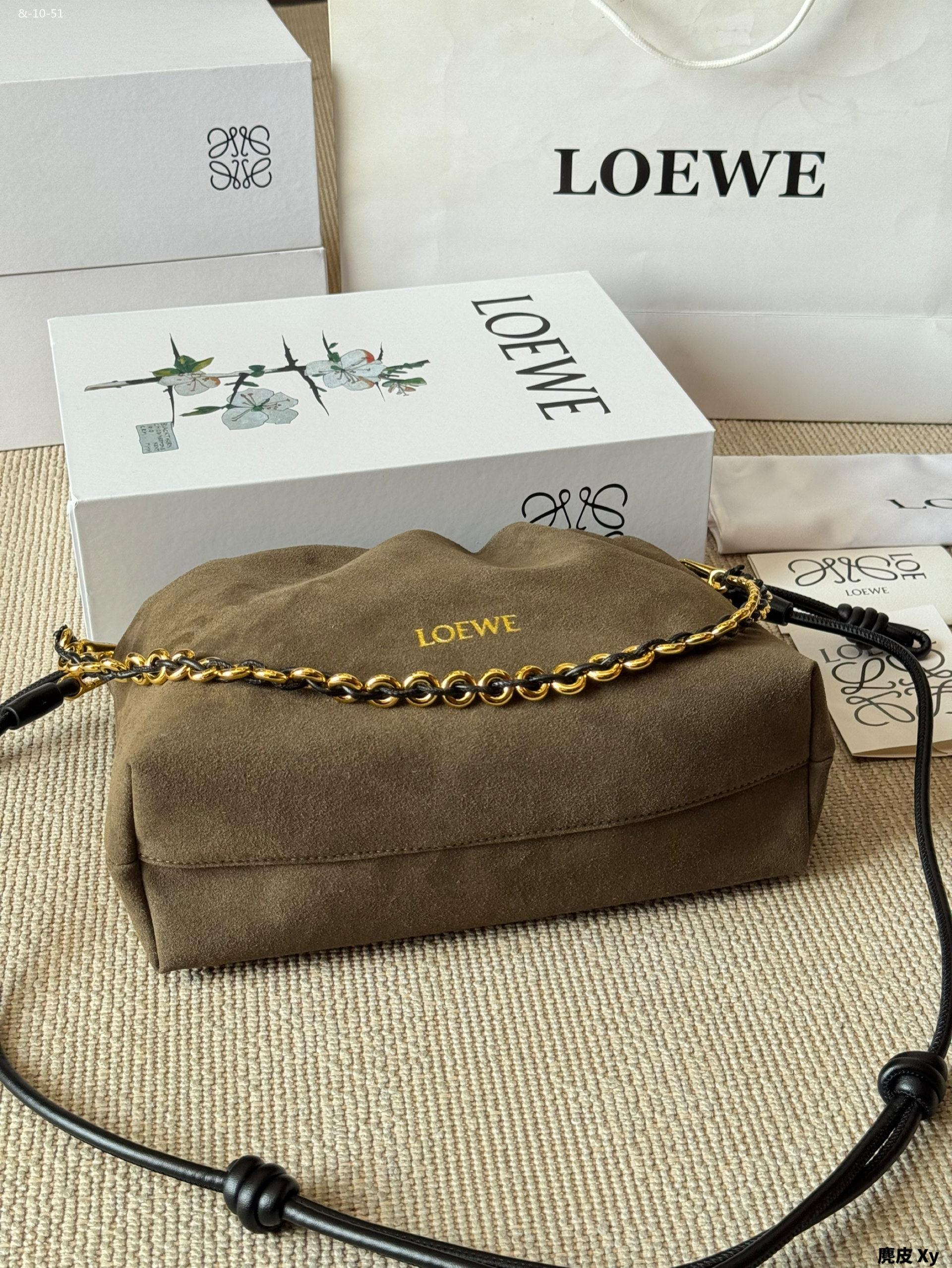 LOEWE suede drawstring lucky bag with chain strap, shoulder bag/handbag - Image 5