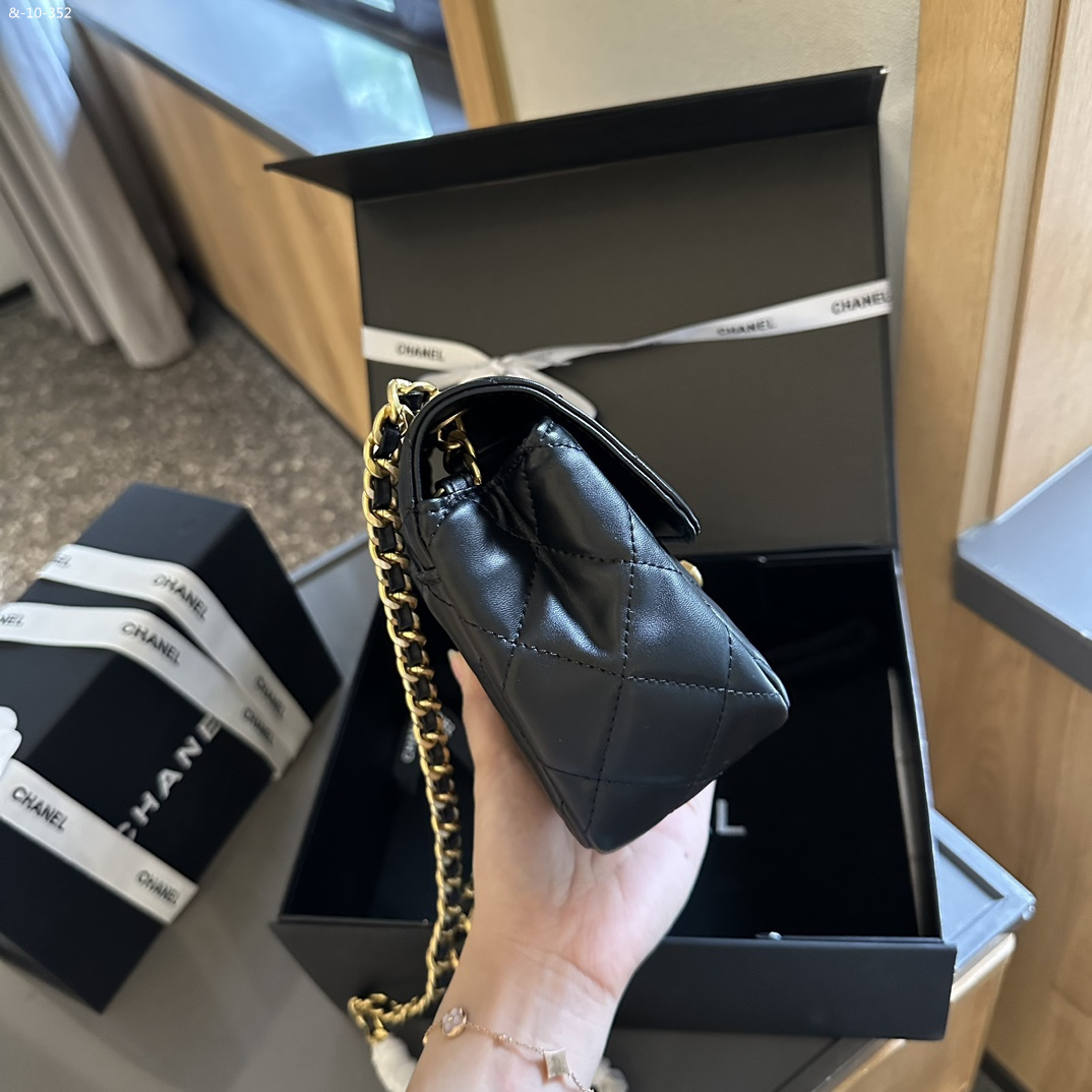 CHANEL square fat bag, one shoulder crossbody carrying chain bag - Image 4