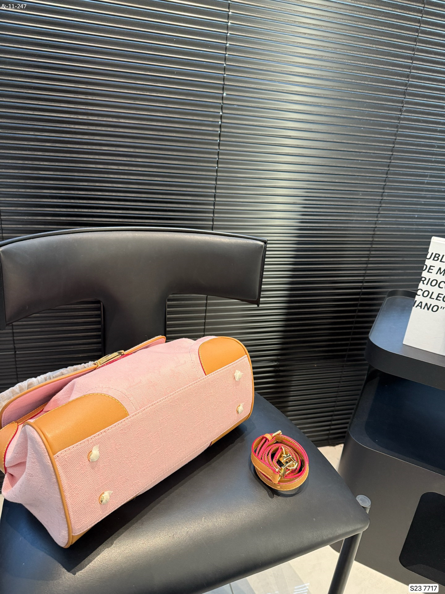 Louis Vuitton women's denim shoulder and armpit handbag - Image 4