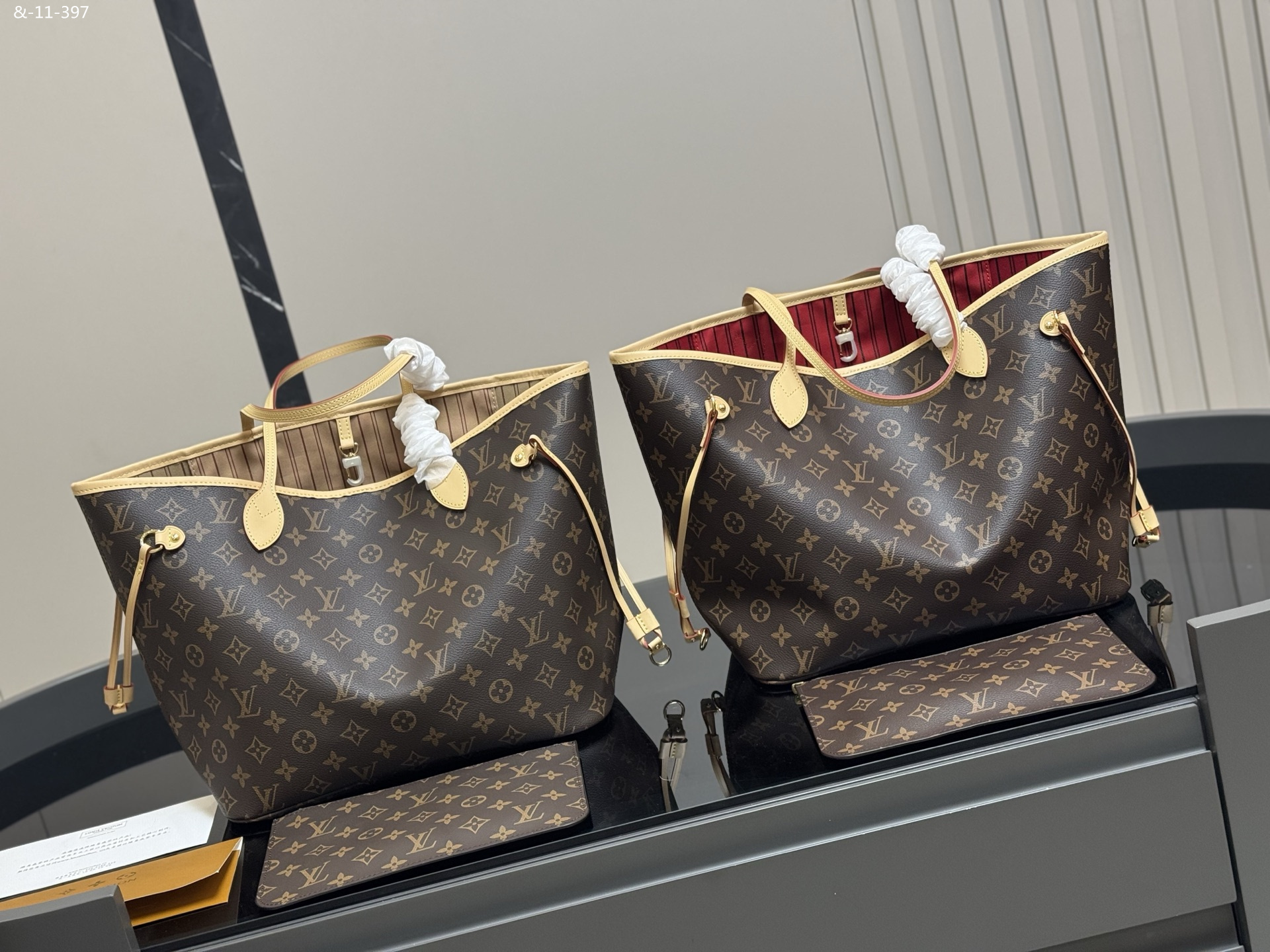 LV medium-sized shoulder/handbag in 4 colors. Material: Original top-grain leather. - Image 7