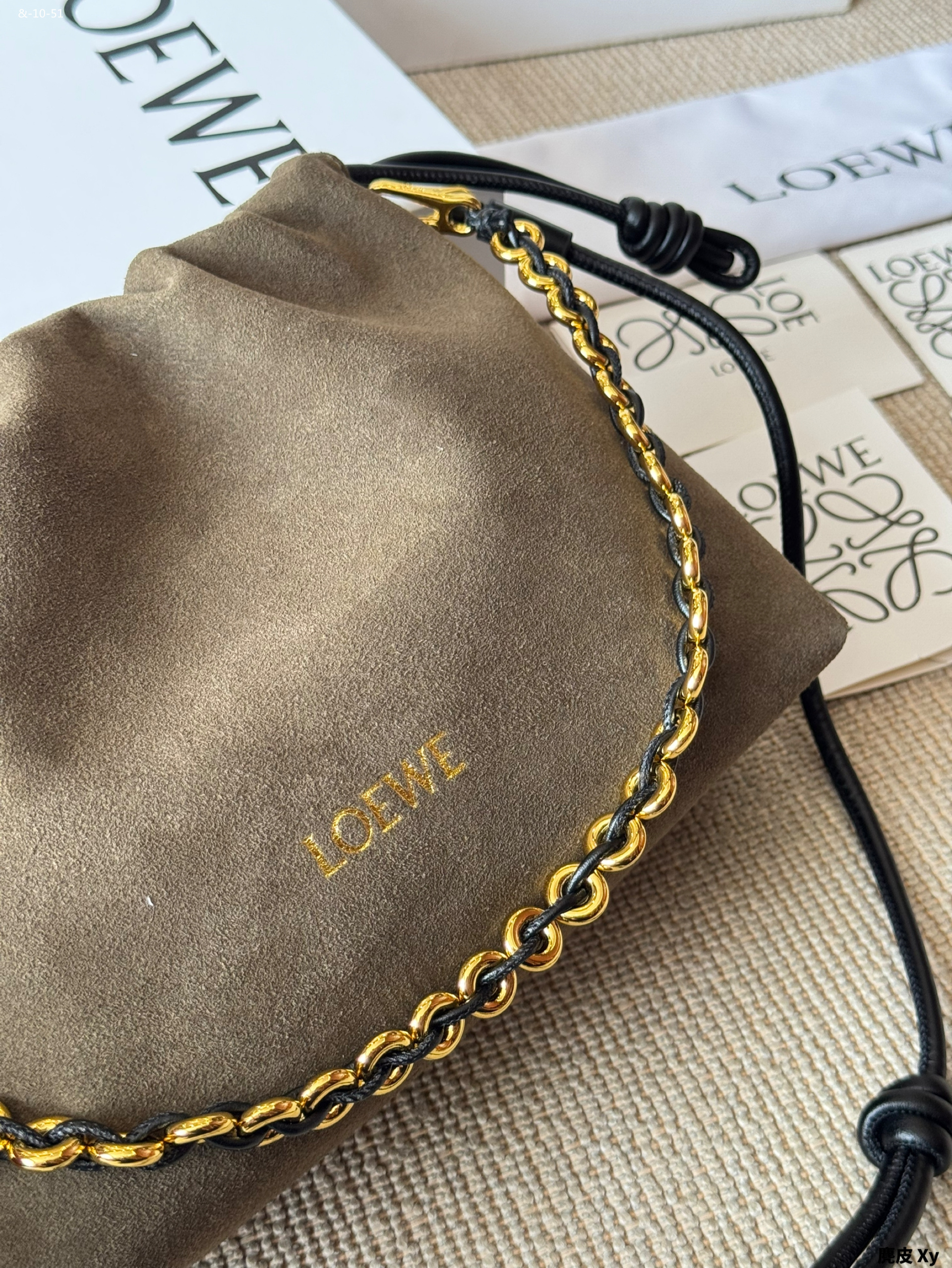 LOEWE suede drawstring lucky bag with chain strap, shoulder bag/handbag - Image 3