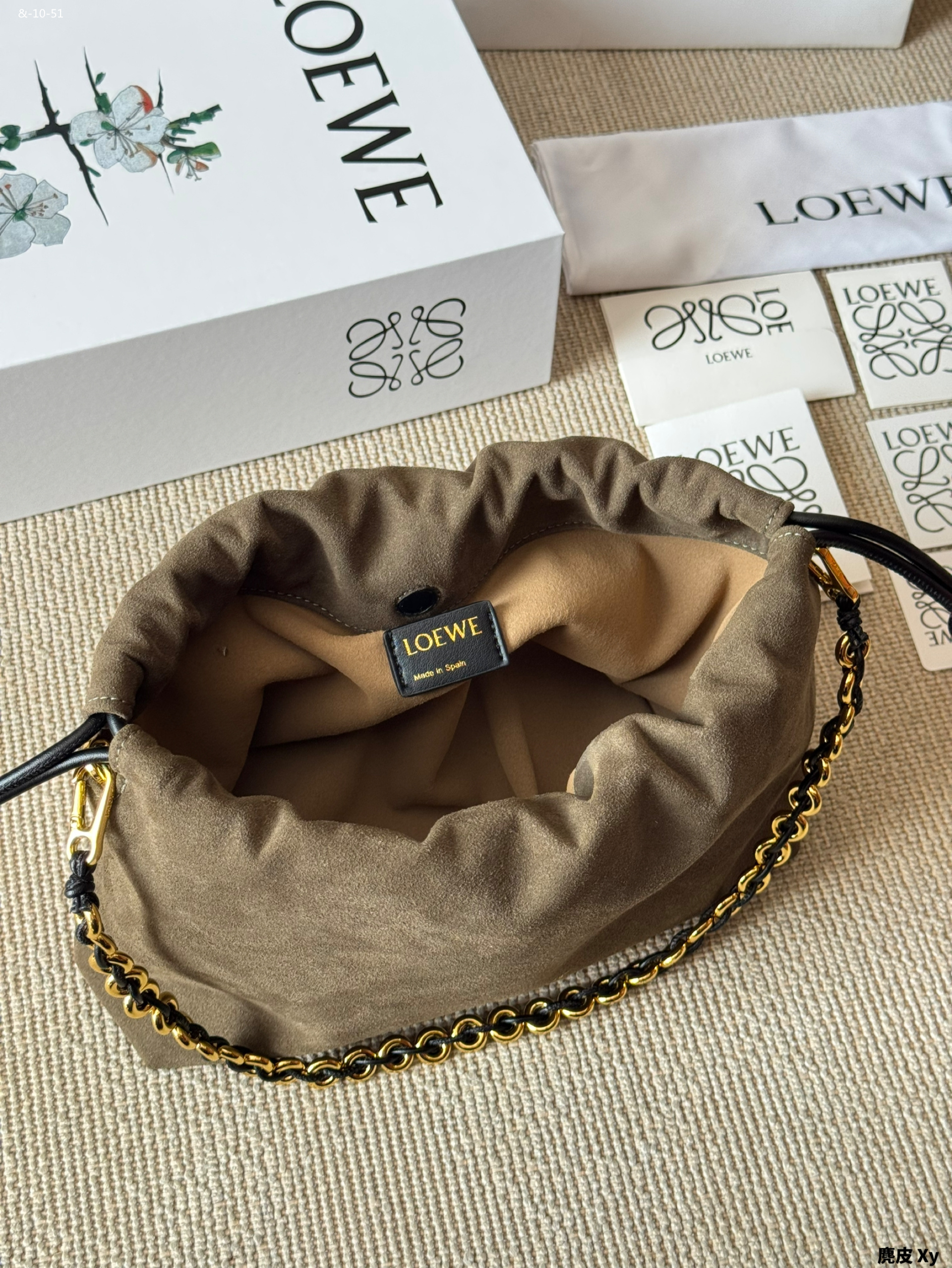 LOEWE suede drawstring lucky bag with chain strap, shoulder bag/handbag - Image 2